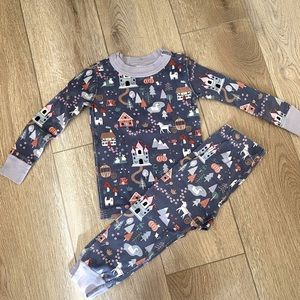 Hanna Anderson pajama set. Christmas pajamas toddler.